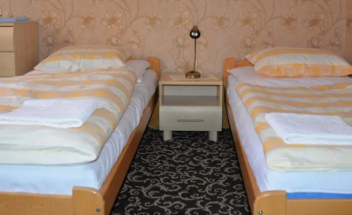 Harmony Hall 3* Градец-Кралове